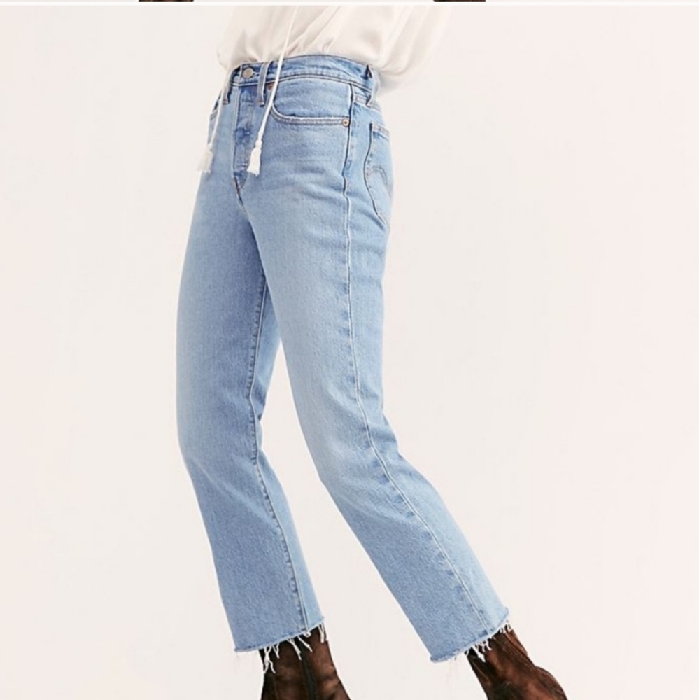 Levi's WEDGIE Premium High Rise Jeans - Picture 4 of 8